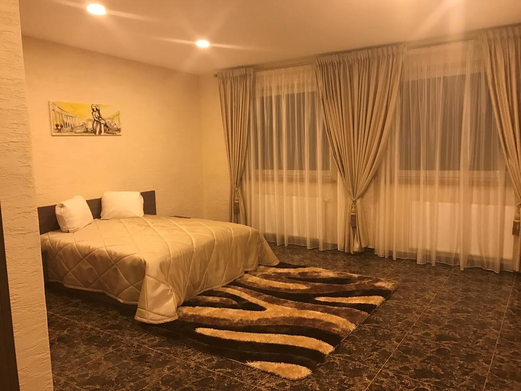 Arka Hotel Mažeikiai Buitenkant foto