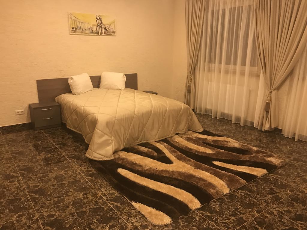 Arka Hotel Mažeikiai Buitenkant foto