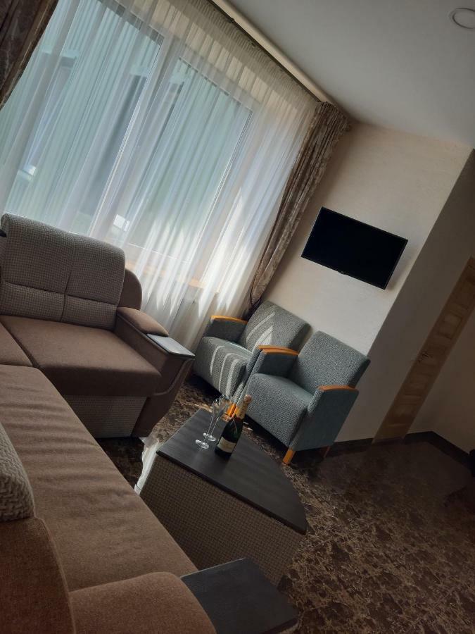 Arka Hotel Mažeikiai Buitenkant foto
