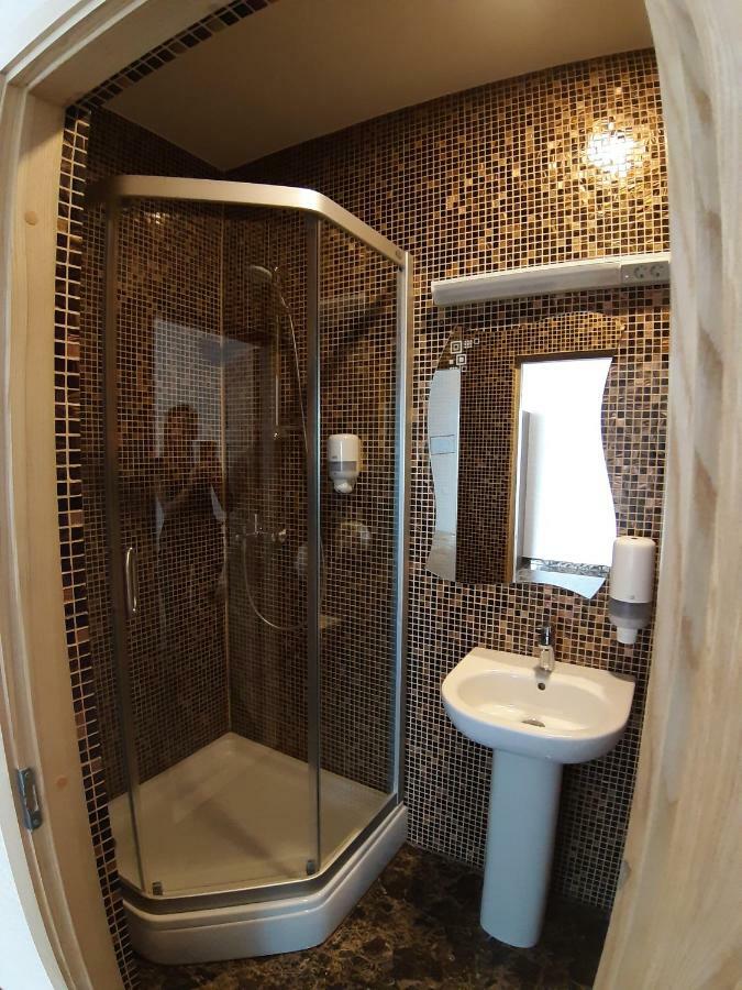 Arka Hotel Mažeikiai Buitenkant foto