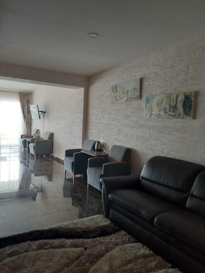 Arka Hotel Mažeikiai Buitenkant foto