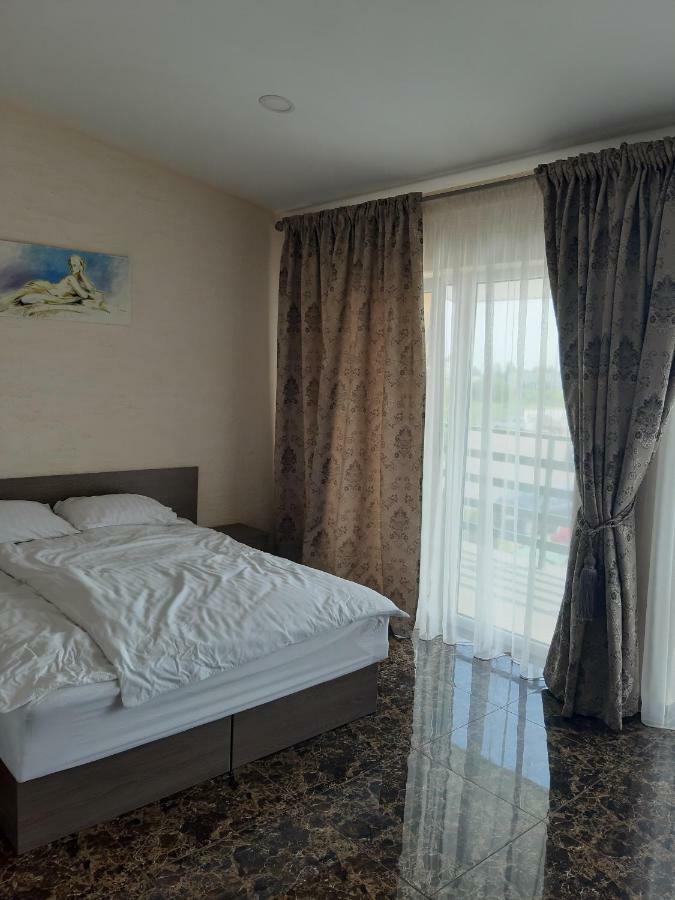 Arka Hotel Mažeikiai Buitenkant foto